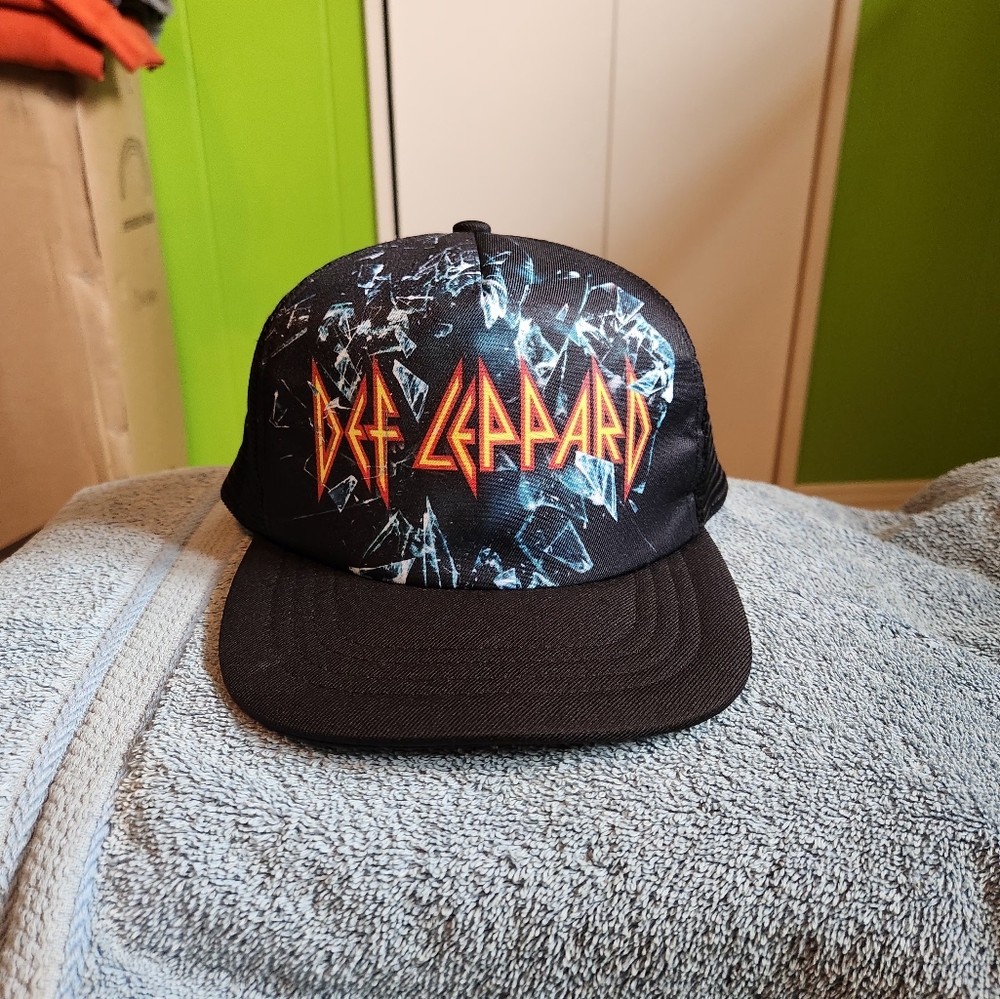 Def Leppard hat